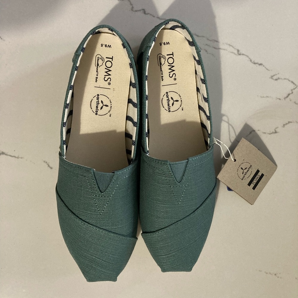 NWT! TOMS Women’s Alpargata Canvas Shoes in Silver Pine Heritage Sz 9.5